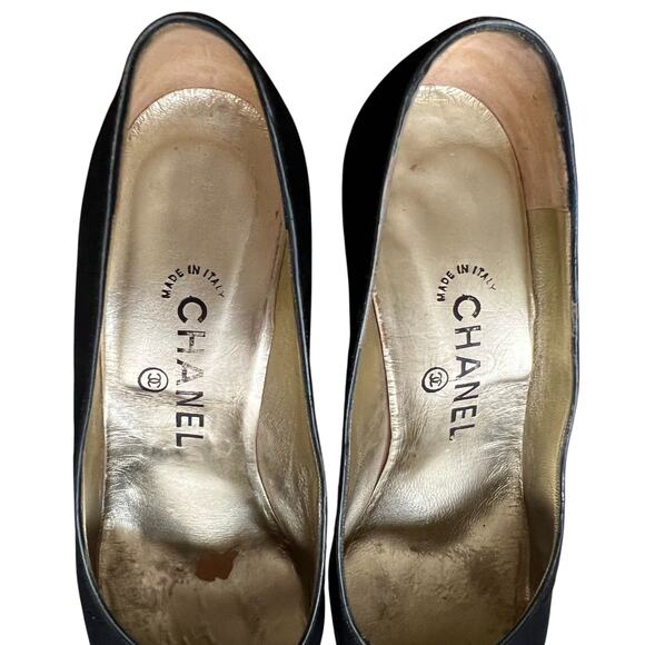 Chanel Black Interlocking CC Logo Nylon Pumps, US7.5,/T37.5 - Picture 11 of 15